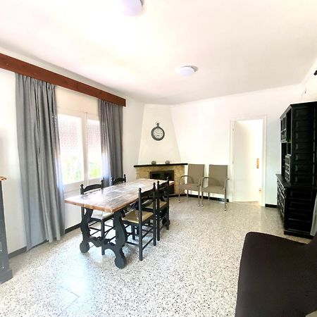 L' Escala Montserrat II מראה חיצוני תמונה